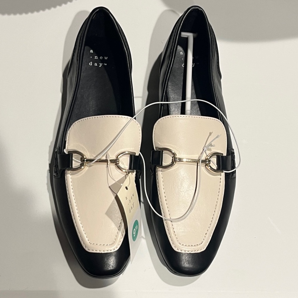 A New Day Two-Tone Black and Cream Loafers